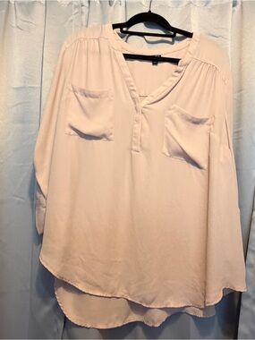 Torrid Cream/Tan V-Neck 3/4 Sleeve Blouse